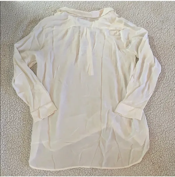 Banana Republic Blouse - Image 4