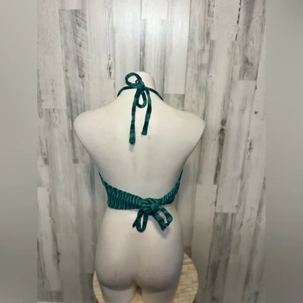 Green top Green - Image 3