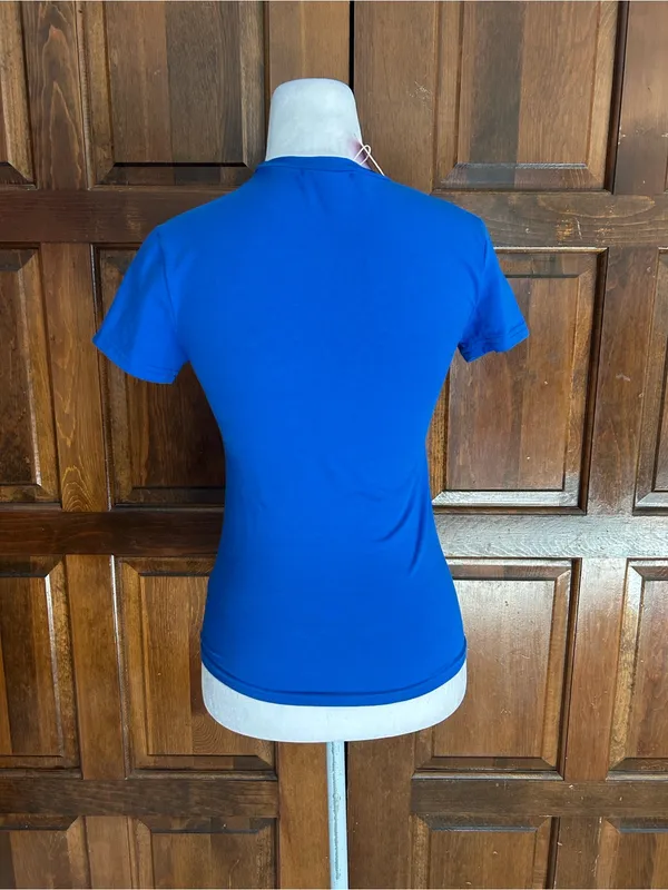 Edikted Sporty Babe T Shirt Blue Size XS Varsity Graphic Baby Tee Cropped NWT - Image 4