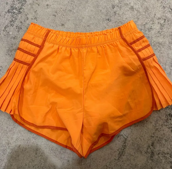 Amazon athletic shorts Orange Size M - Image 4
