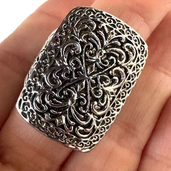 Silver tone large filagree cocktail ring - Image 3