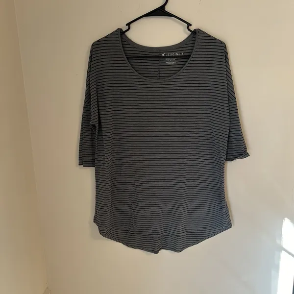 American Eagle AE‎ Women's Jegging T 3/4 Sleeves Gray Striped Casual Size Medium - Image 4