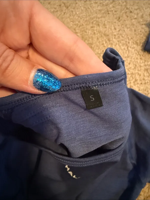 Alphalete Cropped Long Sleeve Lifting Top - Image 4