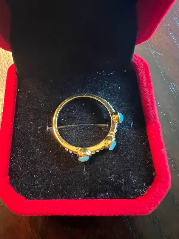 Gorgeous Golden with Gemstone Ring Size 7 Gold - Image 3
