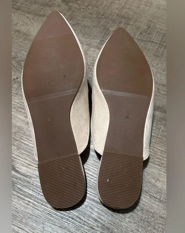 Mule Shoe loafer suede cream chin buckle gorgeous size 9 - Image 2