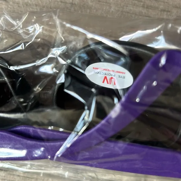Vitalant plastic sunglasses NWT Black - Image 3
