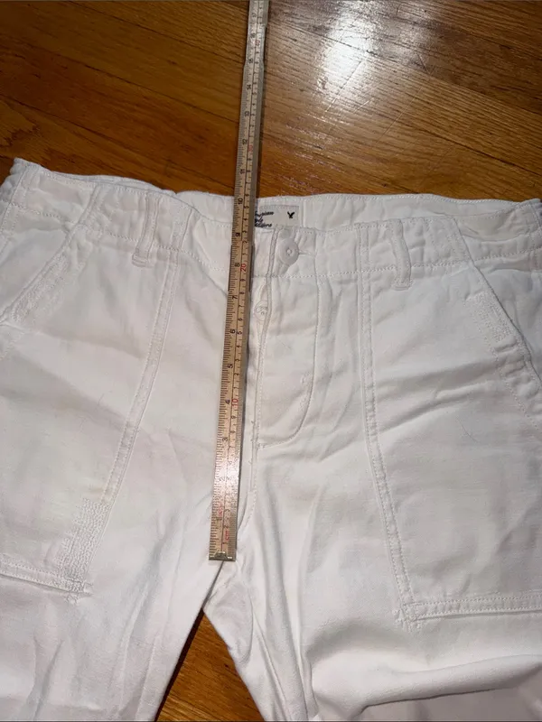 American Eagle Outfitters White Cargo Pants - Image 4