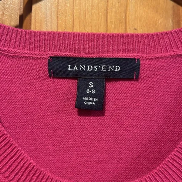 Lands’End women’s pink crew neck sleeveless sweater size small (6/8) . - Image 2