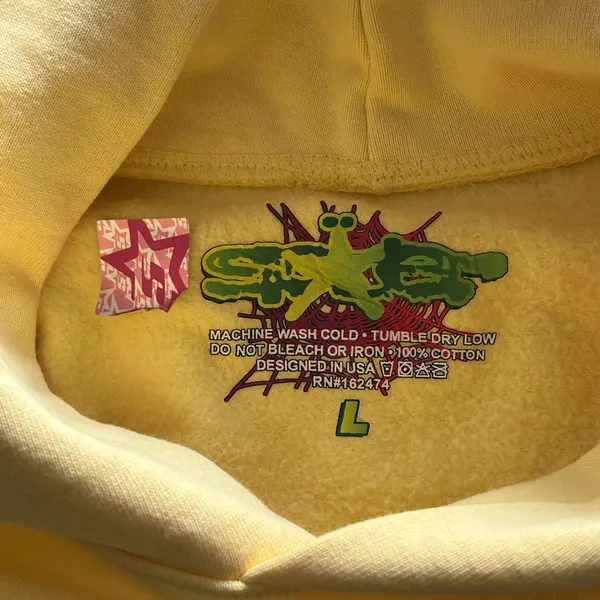 Yellow Spyder Hoodie Large Like New Black Stars Cotton Small Mark Priority Ship - Image 4