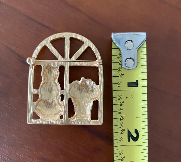 Boutique vintage look gold cat pin/brooch/badge - Image 4