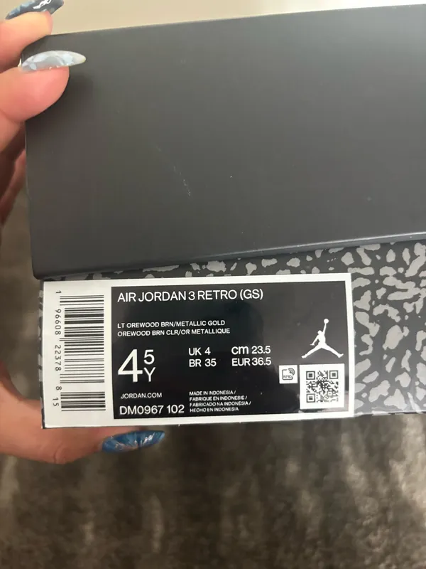 Air Jordan 3 Retro  - Image 4