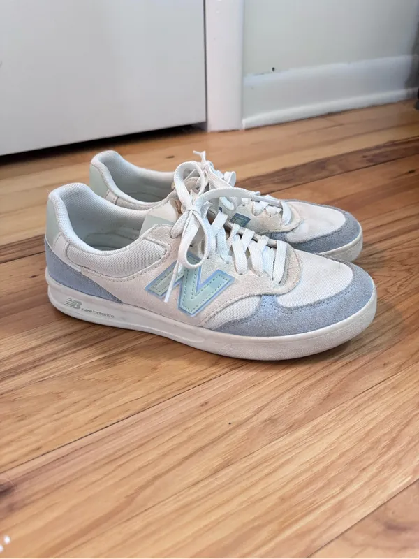 New Balance Women'S 300 Court Sneakers - Image 2