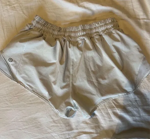 Lululemon Hotty Hot Shorts 2.5" - Image 2