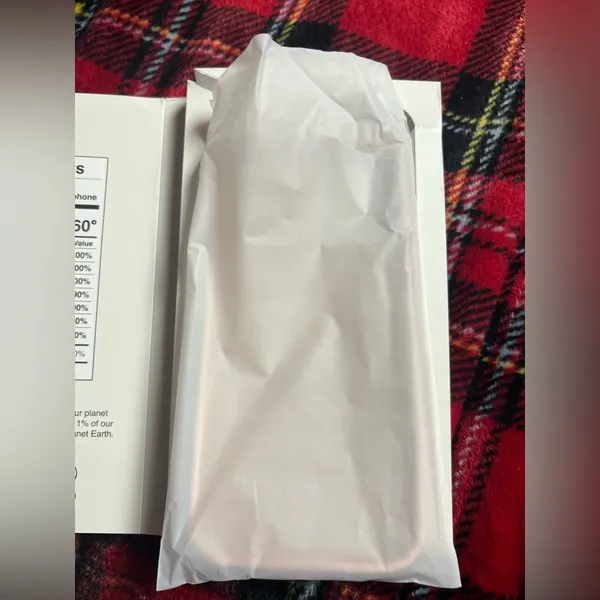Light pink silicone phone case - Image 2