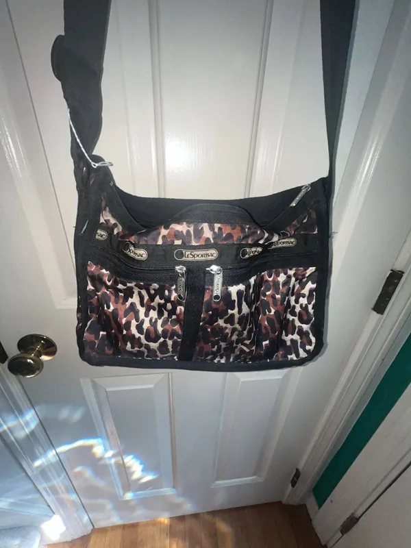 LeSportsac Deluxe Everyday Bag Leopard Mesh Print Expandable Crossbody - Image 2