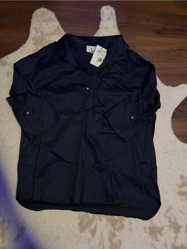 Nwt Navy Willow Blouse Tuckernuck 170$ fall classy preppy casual - Image 3
