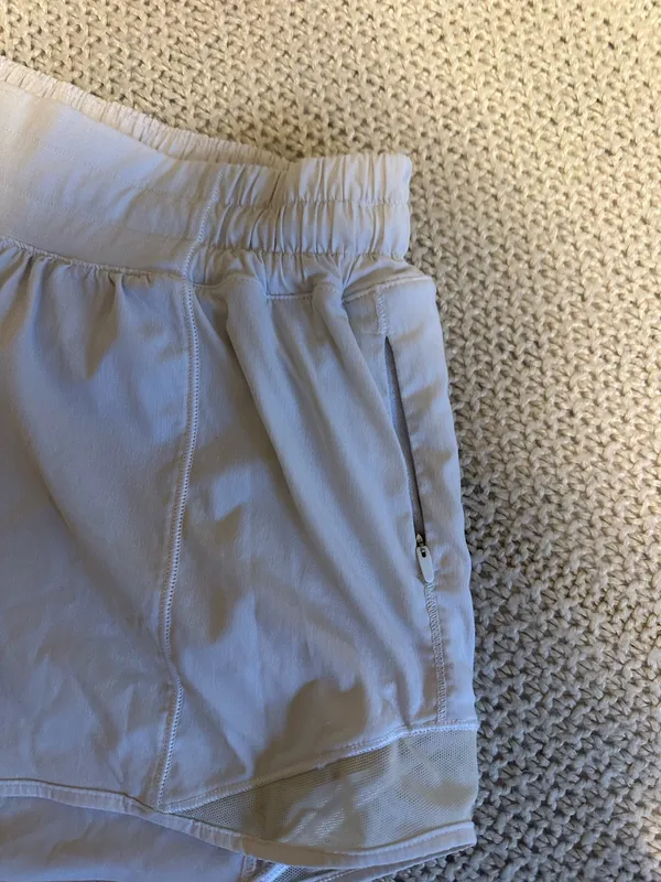 Lululemon Shorts Hotty Hot - Image 2