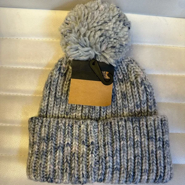 The North Face Cozy Chunky Beanie Knit Cuffed Hat Gray Multicolor NEW - Image 4