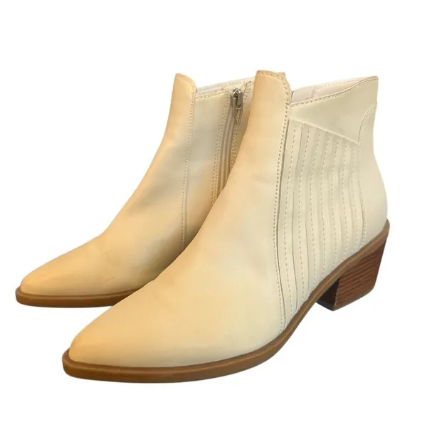 Dolce Vita Salome white point toe booties size 6 - Image 2