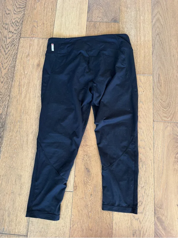 Zella Cropped Black Leggings - Image 3