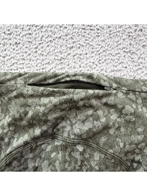 Lululemon Floral Camo High Rise Flare Leggings Womens 4 Olive Green Yoga Pants - Image 7