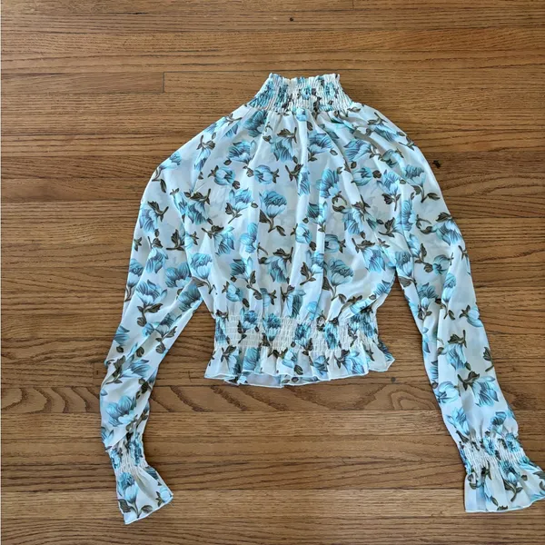 Diffuse Floral Top Blue Size 6 - Image 3