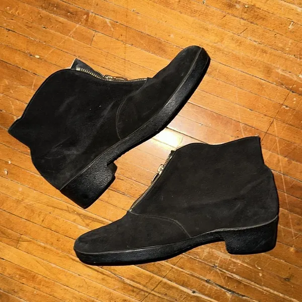 English Morelands vintage real sheepskin booties - Image 5