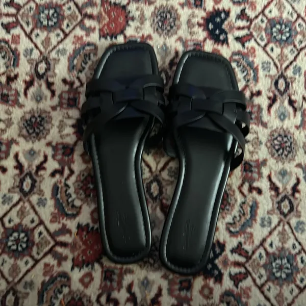 Universal Threads Black Sandals- Size 11 - Image 3