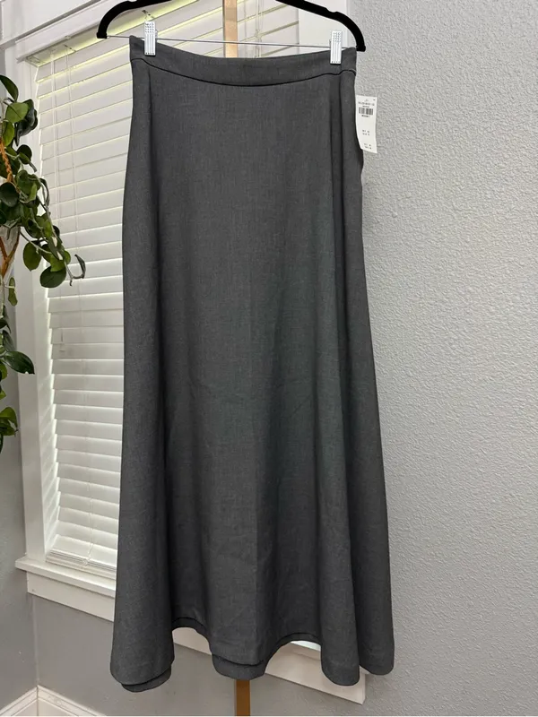 NWT Abercrombie & Fitch Maxi A-Line Gray Skirt Size Medium Tall - Image 2