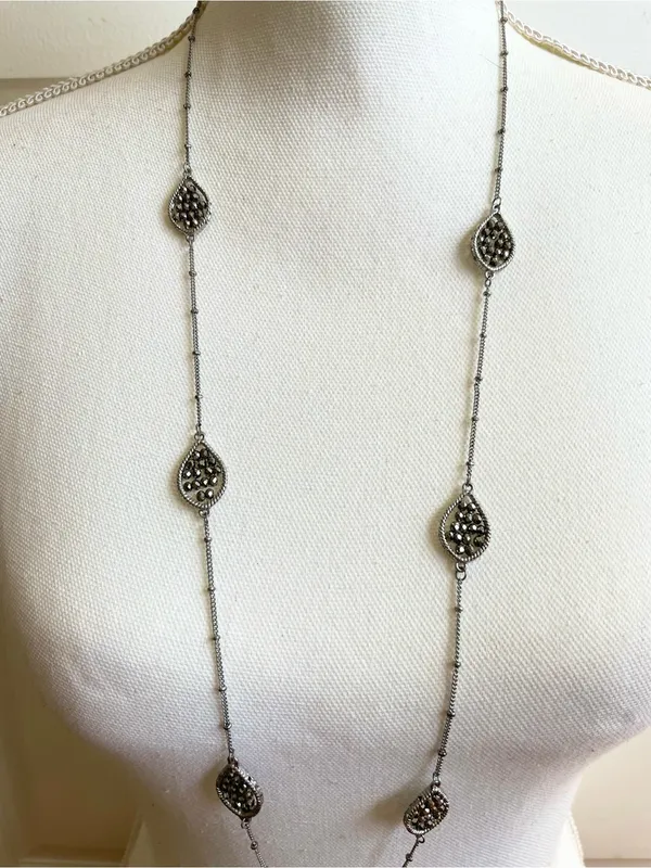 Women’s Long Necklace Silver-tone Sparkly Teardrop Filigree Adjustable - Image 3