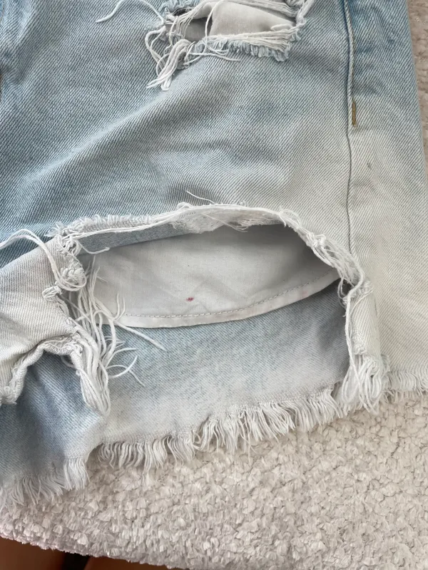American Eagle Light Washed Jean Shorts - Image 3