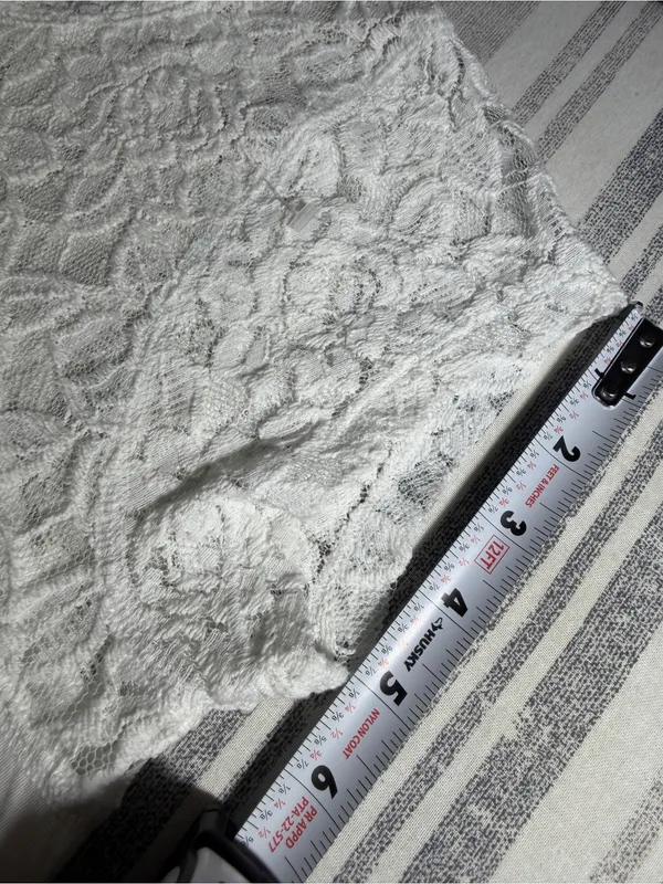 DKNY White Lace Yoke Short Sleeve Top - Image 13