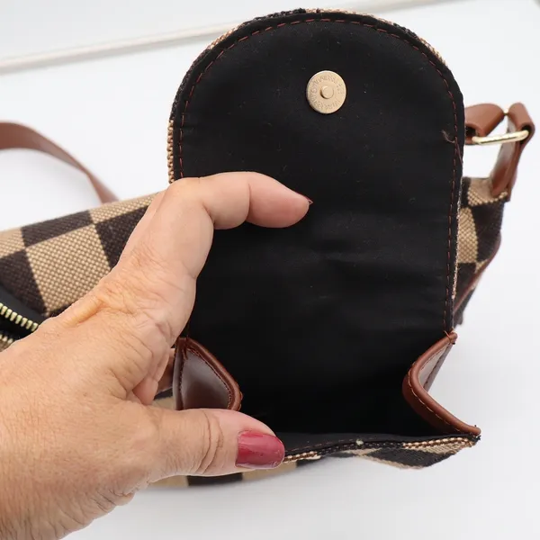 Unbranded Crossbody Bag Womens OS Checkered Brown Crescent Sling Pouch Excellent - Image 8