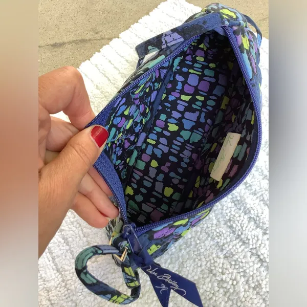 Vera Bradley crossbody 💛💙💜 - Image 7