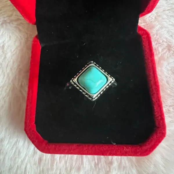 Gorgeous Simulated Turquoise Ring Size 7 Blue - Image 2