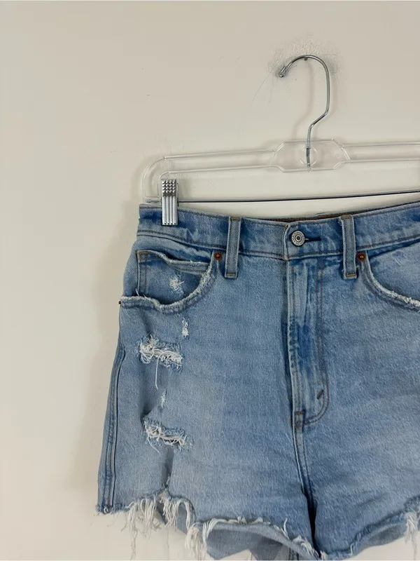 Abercrombie and Fitch Light Wash Ultra High Rise Mom Shorts Denim Size 6 - Image 2