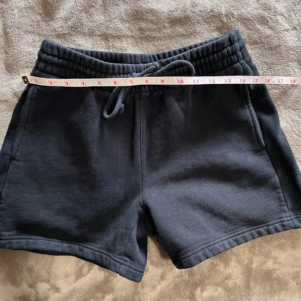 Aritzia TNA Black Cozy Fleece Sweatshorts Drawstring Pockets Women’s Sz S EUC - Image 7