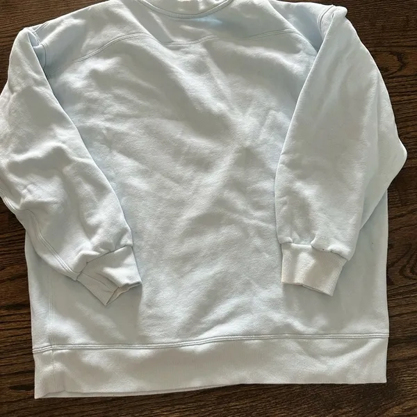 lululemon athletica Women's Light Blue Sweater - Image 3
