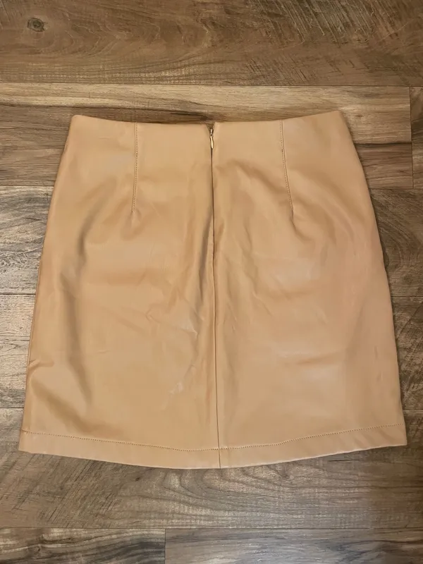 AND NOW THIS - Trendy Brown Vegan Leather Cargo Mini Skirt Size Medium - Image 7