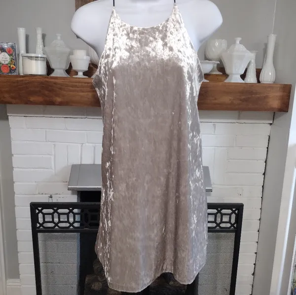 Love Ady Silver Crushed Velvet Mini Cocktail Dress - Image 2