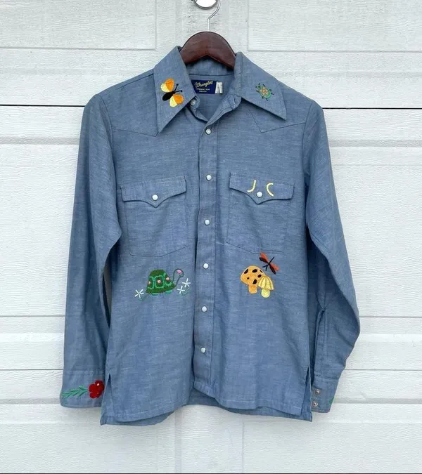 Wrangler Unisex Women’s Chambray Embroidered Shirt Pearl Snap Small - Image 2