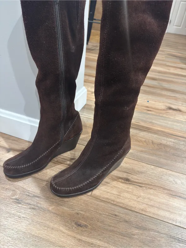 AEROSOLES Vintage 90s Dark Brown Suede Knee-high Moccasin Wedge Boots | Size 8 - Image 2