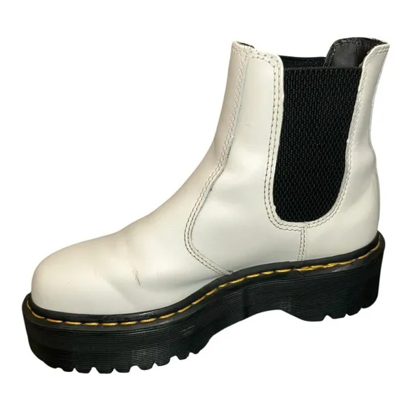Dr. Martens 2976 Quad Platform Chelsea Boots – Women’s Size 6 pre-owned - Image 9