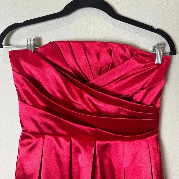 VINTAGE Roberta Party Dress Red Satin Strapless Pleated Bodice - size 5/6 - Image 5