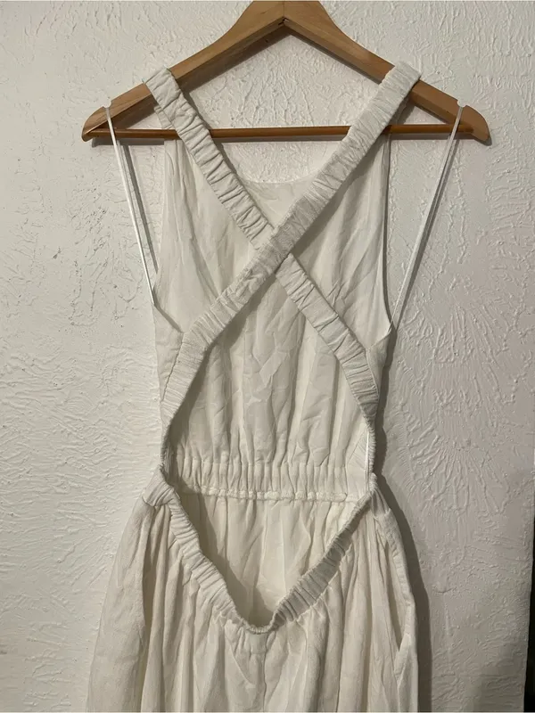 NWT Vici White White Linen Blend Open back Midi Dress Cutout Waist Medium - Image 7