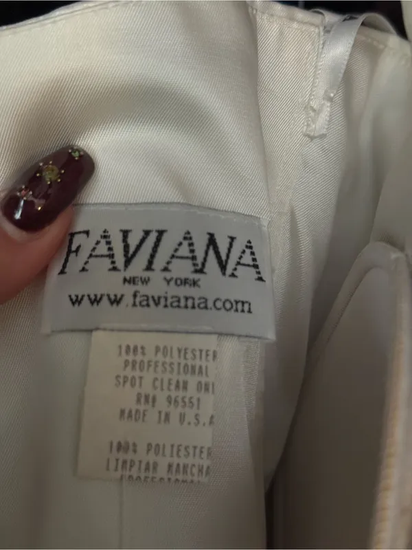 Faviana white strapless prom/wedding dress #prom #eveningwear #formal - Image 7