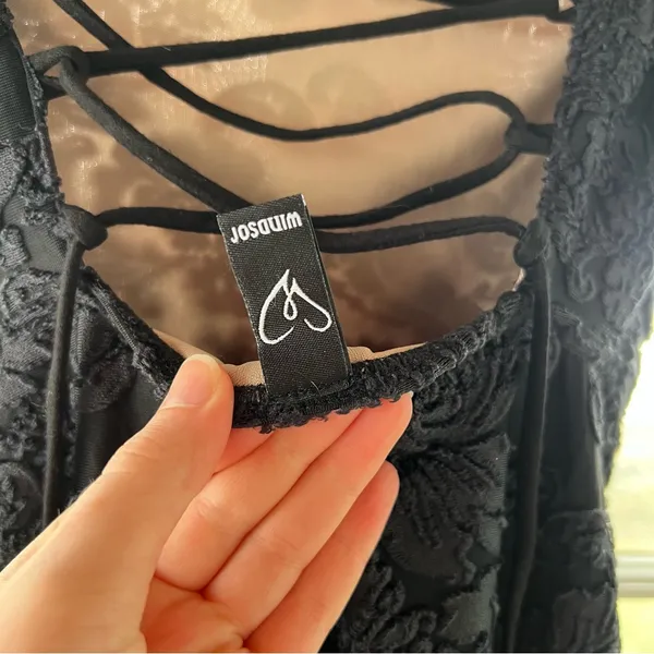 Body con black lace windsor dress - Image 5