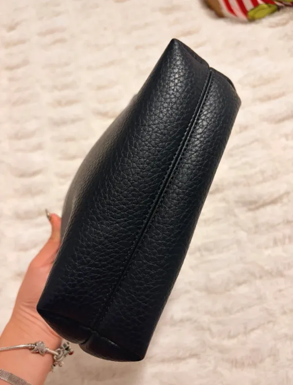 Black pebbled makeup bag - Image 5