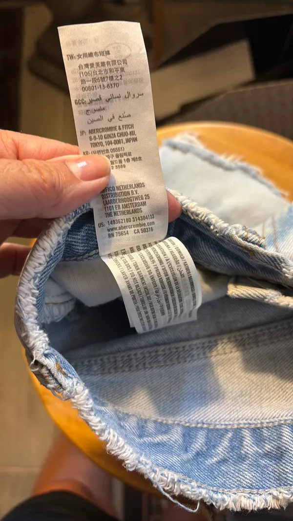 Abercrombie and Fitch denim cut off shorts - Image 14
