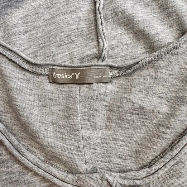 Tresics Gray Top Size Medium Henley‎ Short Sleeve Shirt Rolled Hems - Image 3